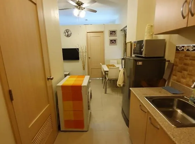 Apartahotel Field Residences Condominium In Paranaque Near All Airport Terminals Manila